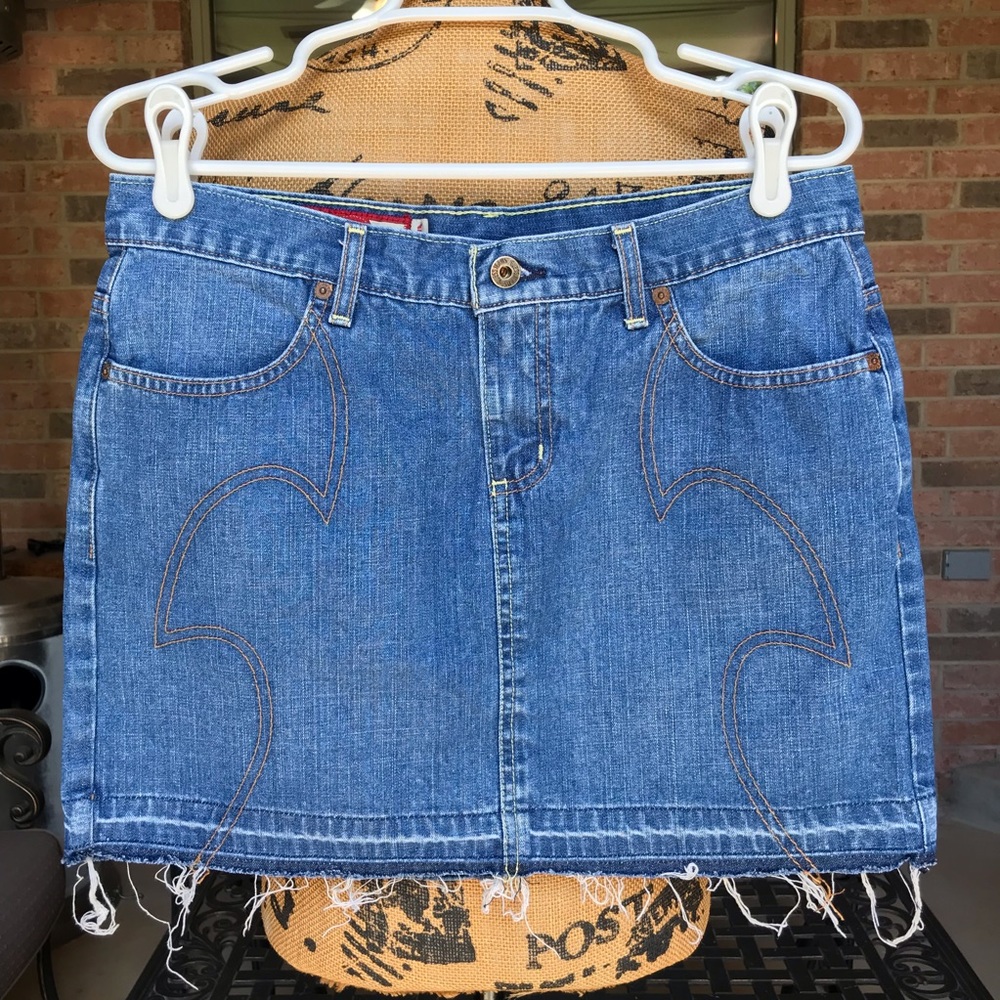 Guess Distressed Raw Hem Mini Jean Skirt Size 29